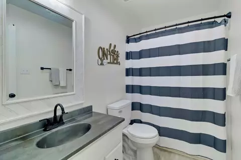 Bath - 311 Harbor Dr, Onalaska, TX 77360 photo 1 of 2