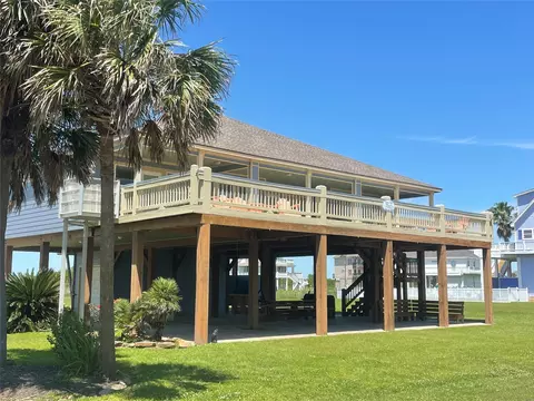 3933 Biscayne Beach Rd, Port Bolivar, TX 77650