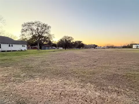 0000 S 1st, Wallis, TX 77485