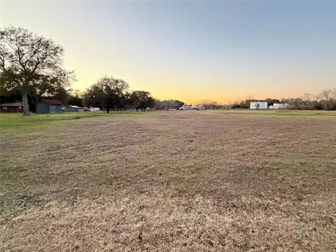 0000 S 1st, Wallis, TX 77485 photo 2