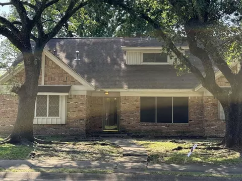 2706 Burke Rd, Pasadena, TX 77502