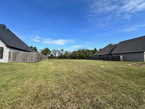 8370 Chappell Hill Dr, Beaumont, TX 77713