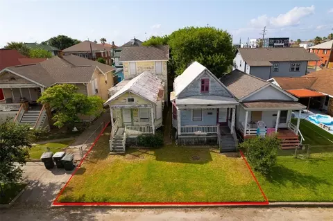 717 And 719 Sealy St, Galveston, TX 77550