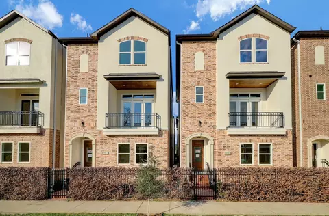 1007 E 28th St, Houston, TX 77009