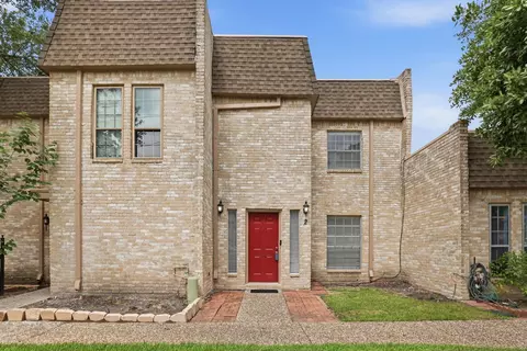 2 River Creek Way, Sugar Land, TX 77478