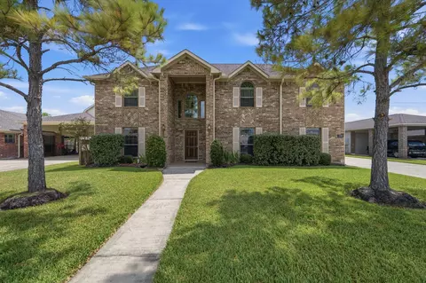 2303 Casa Grande Dr, League City, TX 77573