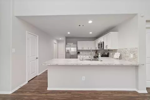 Entry Way - 14005 Silver Falls Ct, Conroe, TX 77384 photo 2 of 4