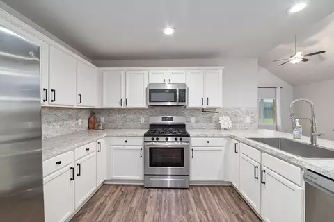 Kitchen - 14005 Silver Falls Ct, Conroe, TX 77384 photo 1 of 2