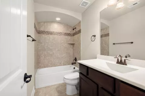 Bath - 9026 Centennial Dr, Conroe, TX 77384 photo 4 of 4