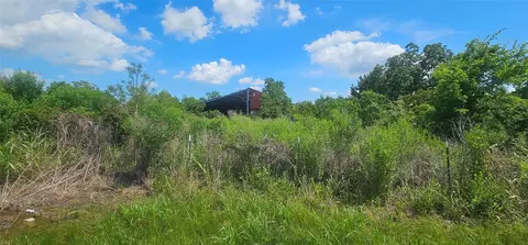 3528 Belton Ln, Anahuac, TX 77514