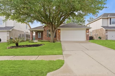 18815 Cluster Oaks Dr, Magnolia, TX 77355