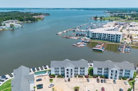 168 Lake Point Blvd #C202, Montgomery, TX 77356