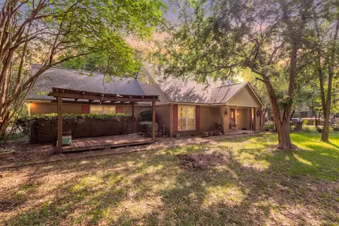 334 Pinehurst Dr, Sour Lake, TX 77659