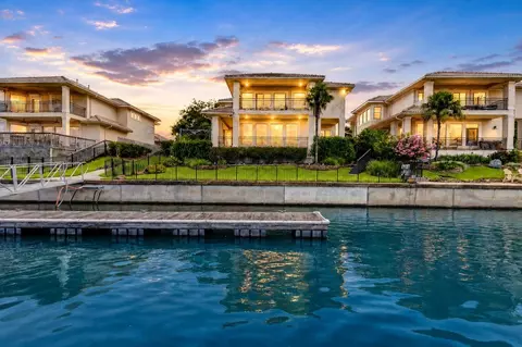 411 Harborside Way, Kemah, TX 77565