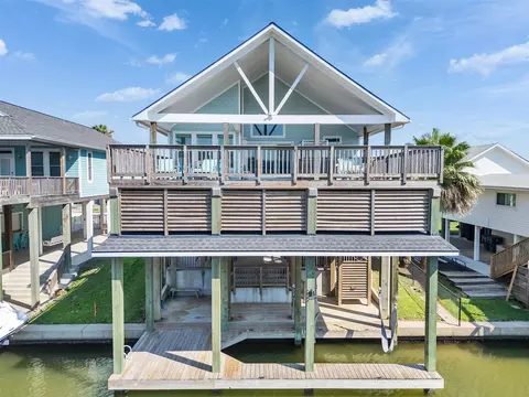 22116 Pecos Dr, Galveston, TX 77554