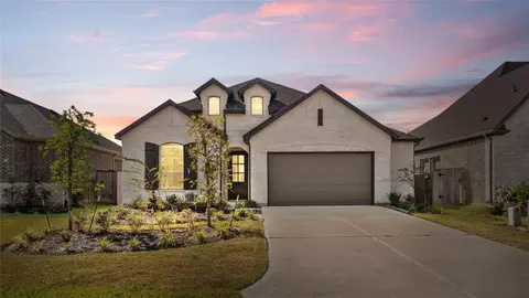 945 Terlingua Creek Dr, Conroe, TX 77304