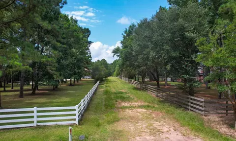 000 Whispering Mdw, Magnolia, TX 77355