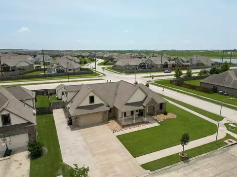 14063 Belmont Cir, Mont Belvieu, TX 77523