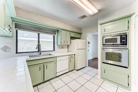 Kitchen - 3631 Rolling Terrace Dr, Spring, TX 77388 photo 3 of 6