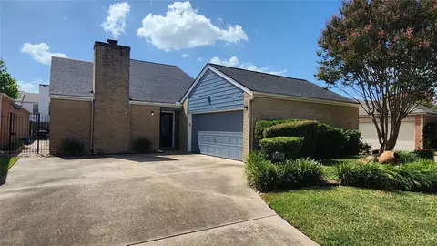 2230 Ashford Hollow Ln, Houston, TX 77077