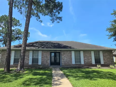 2238 Silver Sage Dr, Houston, TX 77077