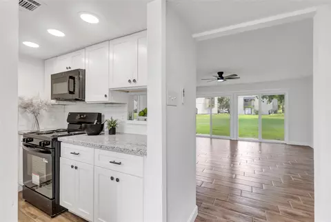 1500 S Diamondhead Blvd #123, Crosby, TX 77532