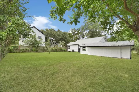 Exterior - 1202 N Roberson St, Conroe, TX 77301 photo 6 of 12