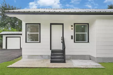 Exterior - 1202 N Roberson St, Conroe, TX 77301 photo 12 of 12