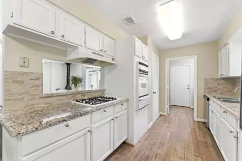 Kitchen - 10820 Longleaf Dr, Conroe, TX 77385 photo 2 of 3
