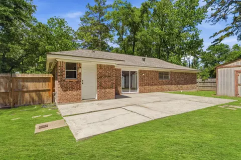 Exterior - 10820 Longleaf Dr, Conroe, TX 77385 photo 5 of 6