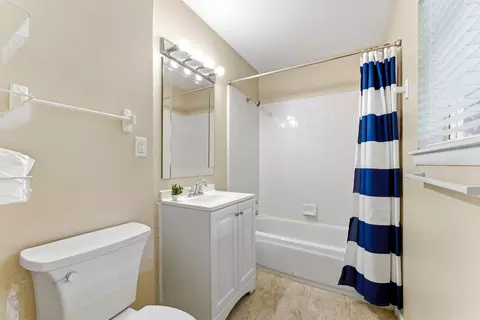 Bath - 10820 Longleaf Dr, Conroe, TX 77385 photo 2 of 2