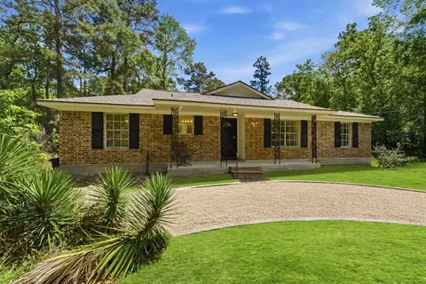 10820 Longleaf Dr, Conroe, TX 77385