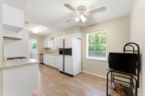 Kitchen - 10820 Longleaf Dr, Conroe, TX 77385 photo 1 of 3