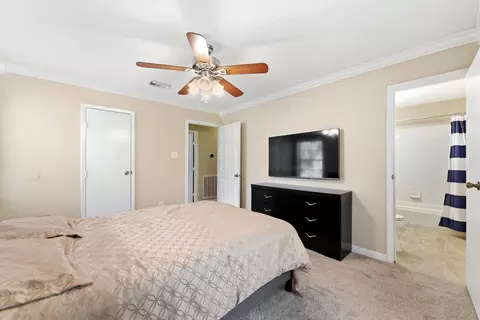 Bedroom - 10820 Longleaf Dr, Conroe, TX 77385 photo 4 of 4