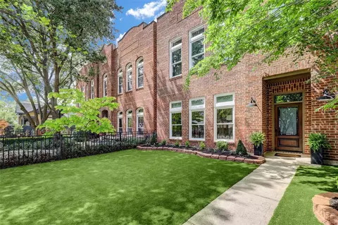 517 E 11th St, Houston, TX 77008