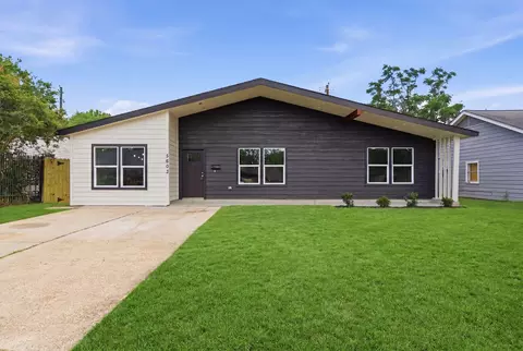 5603 Rue St, Houston, TX 77033