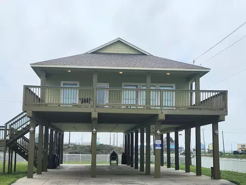 119 Velasco Shores Shr, Surfside Beach, TX 77541