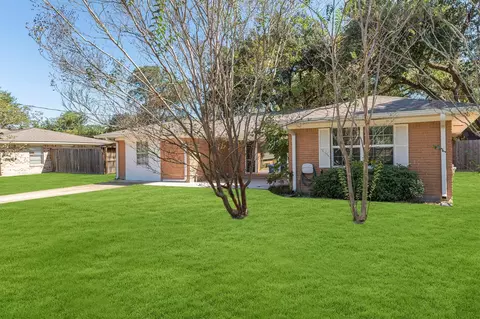 1529 Pin Oak Dr, Huntsville, TX 77340