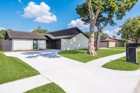 8715 Wildforest Dr, Houston, TX 77088