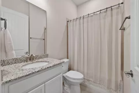 Bath - 232 Spotted Saddle Ct, Spring, TX 77382 photo 2 of 2