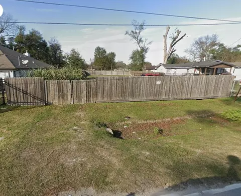 0 Dewalt St, Houston, TX 77088