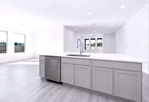 Kitchen - 29014 Red Loop Dr, New Caney, TX 77357 photo 4 of 5