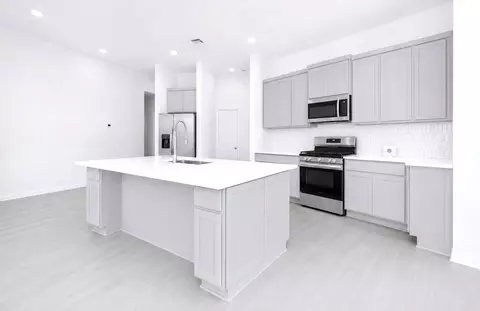 Kitchen - 29014 Red Loop Dr, New Caney, TX 77357 photo 2 of 5