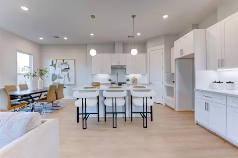 5126 Rosslyn Rd, Houston, TX 77018