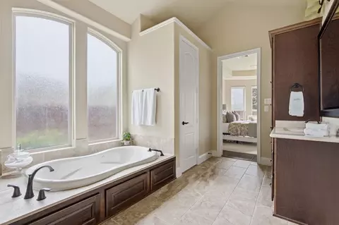 Bath - 27506 Canton Acres Ct, Spring, TX 77386 photo 2 of 4