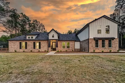 15640 Forest Grove Dr, Willis, TX 77378