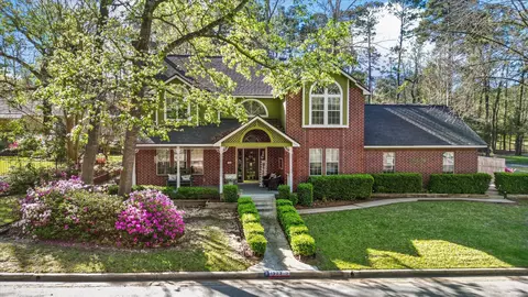 1923 Fairway Dr, Huntsville, TX 77340