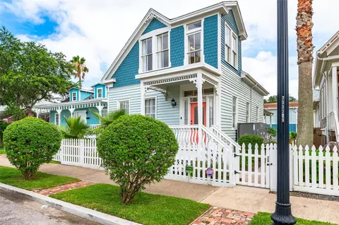 1419 Church St, Galveston, TX 77550