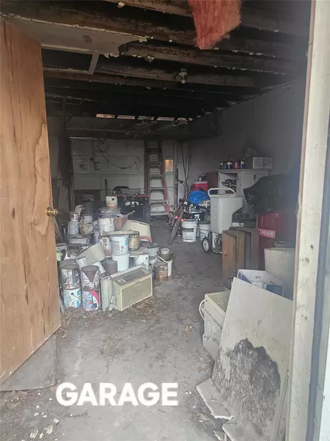 1220 Vallejo St, El Campo, TX 77437