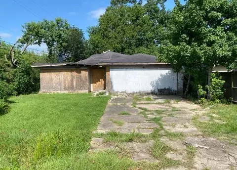 11203 Gardentree Dr, Houston, TX 77044